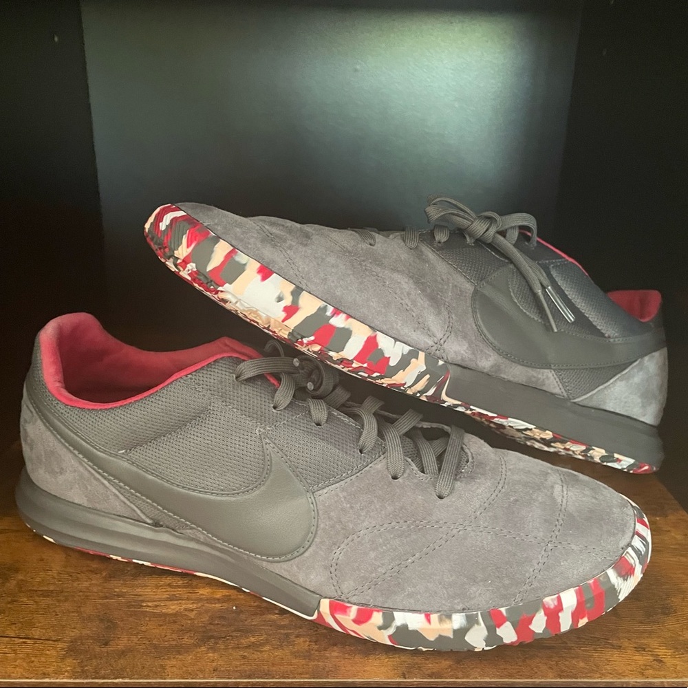 Mens athletic/gym shoe